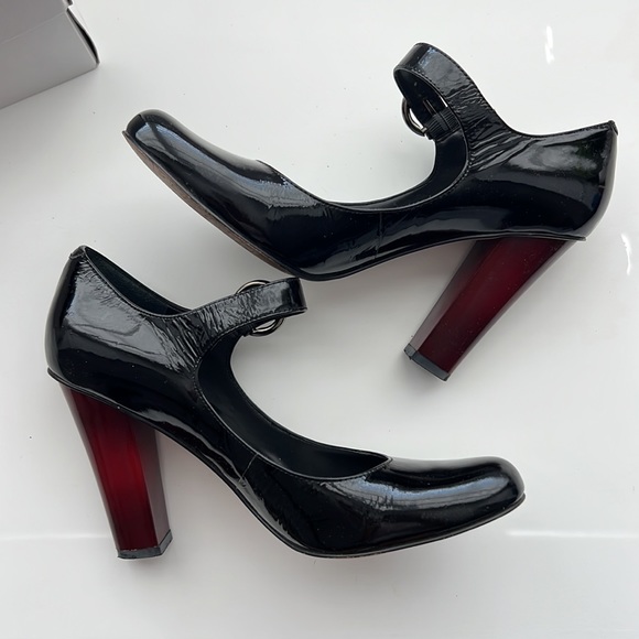 Nine West MJ Heels - Picture 4 of 10